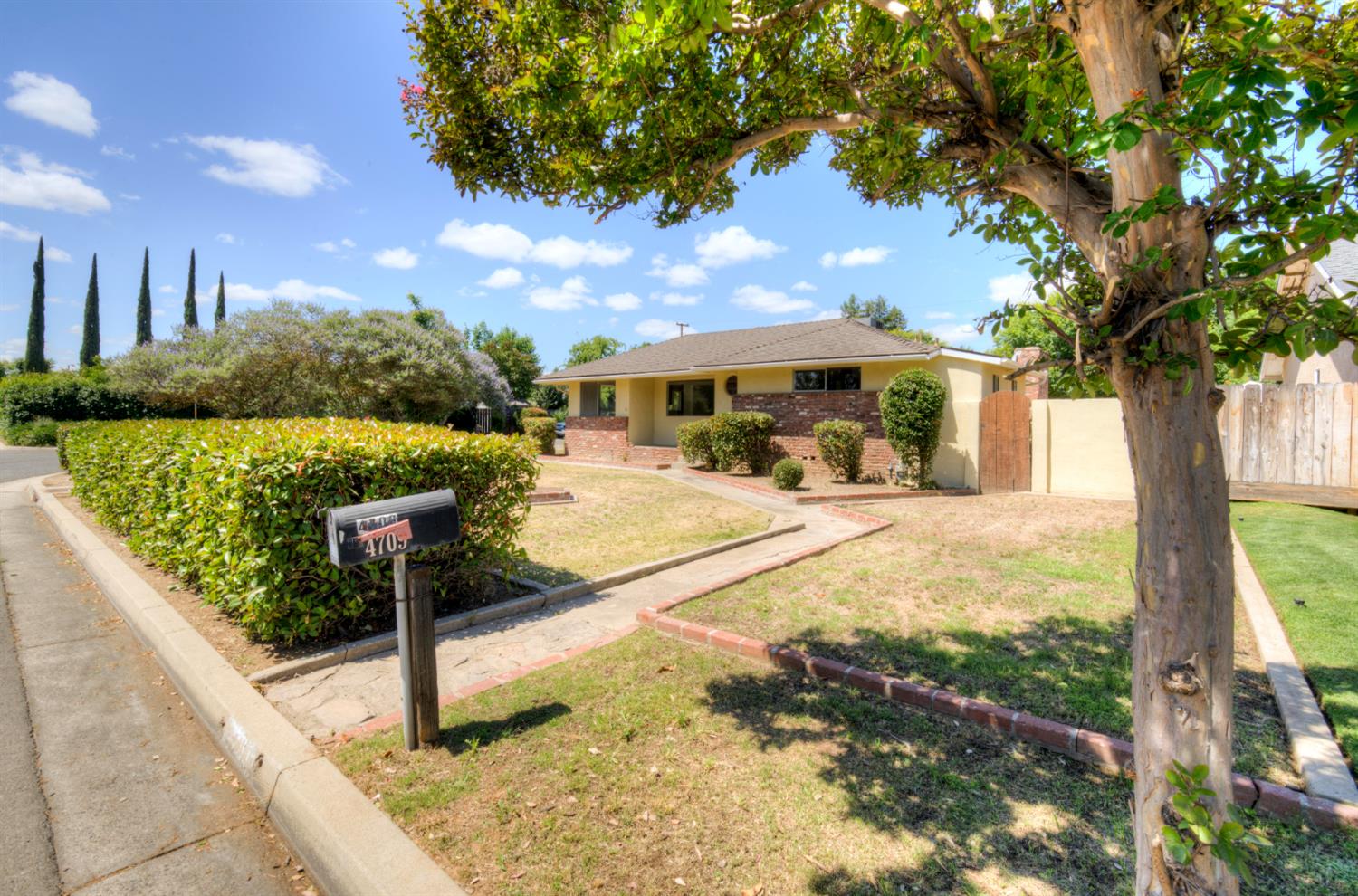 4709 N Palm Ave, Fresno, CA 93704