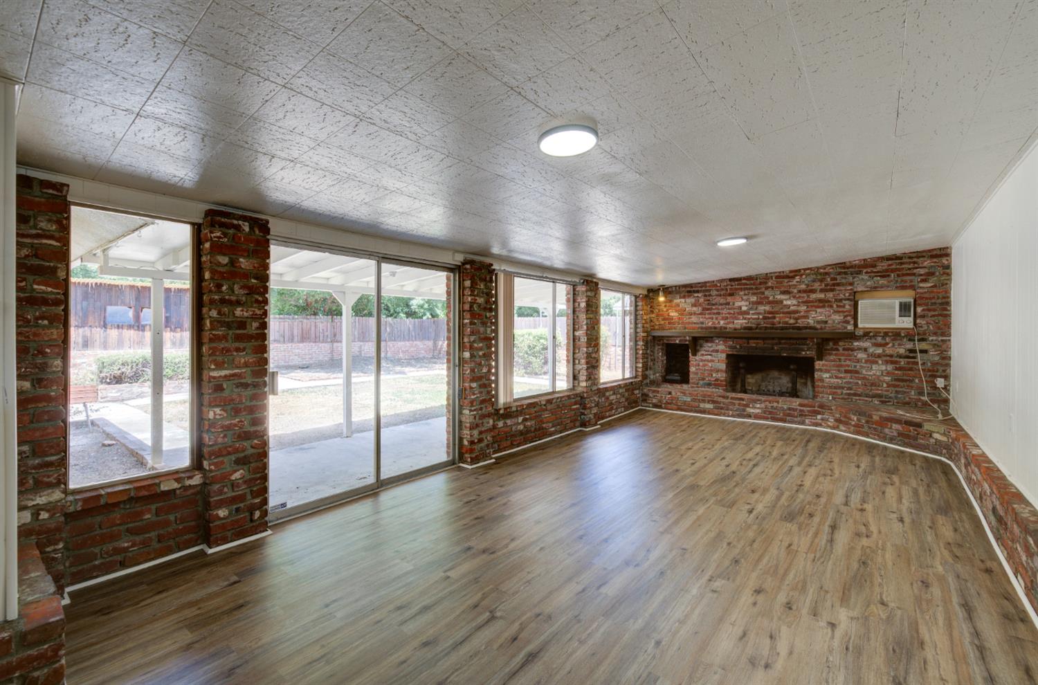 4709 N Palm, Fresno, CA 93704