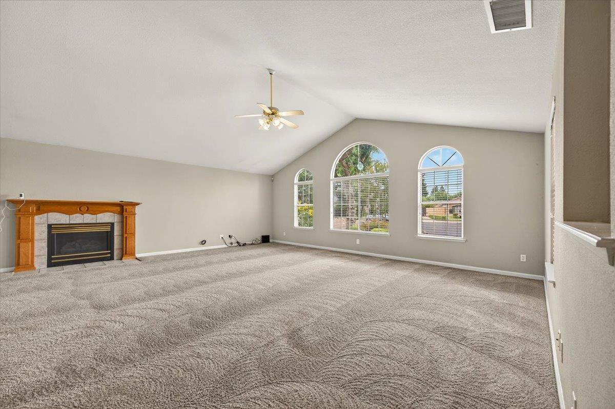 2375 Fallbrook Ave, Clovis, CA 93611