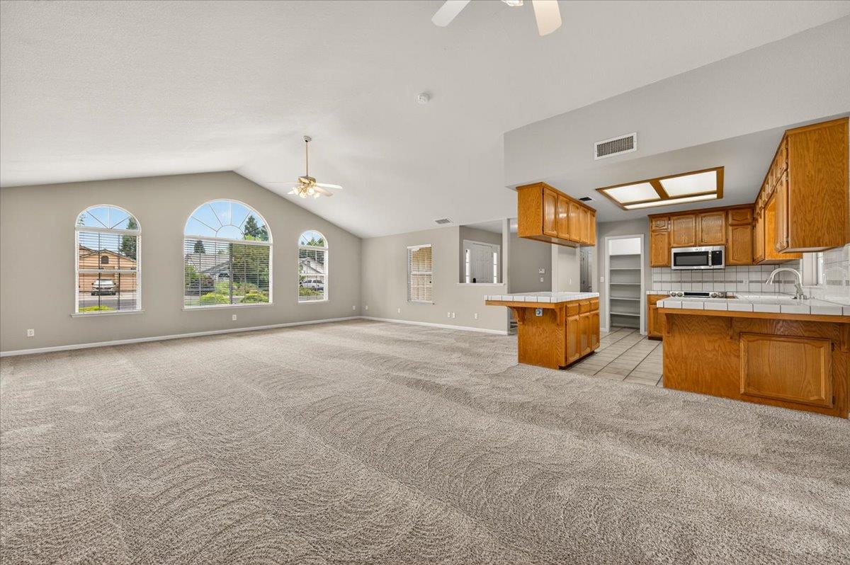 2375 Fallbrook Ave, Clovis, CA 93611