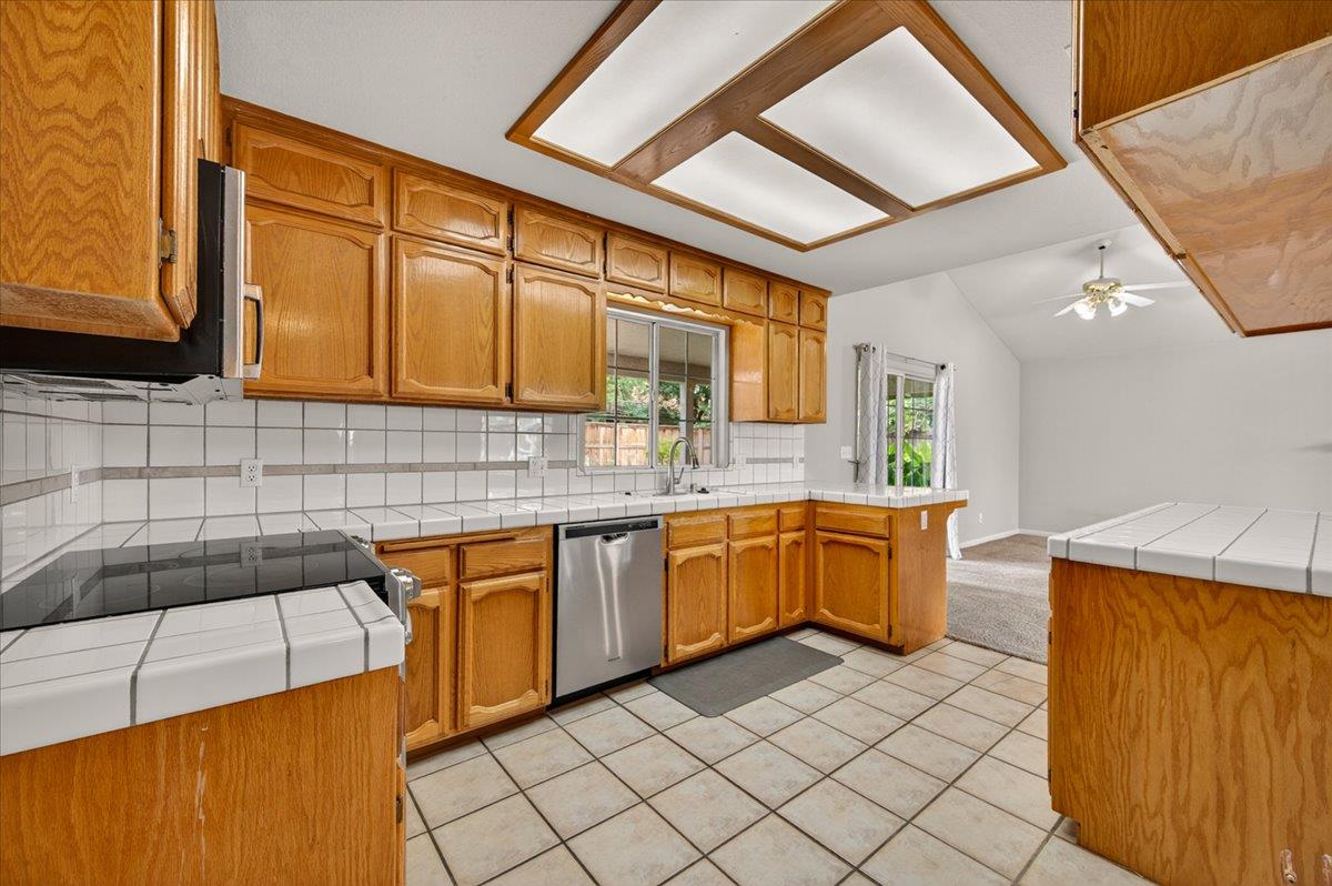 2375 Fallbrook Ave, Clovis, CA 93611