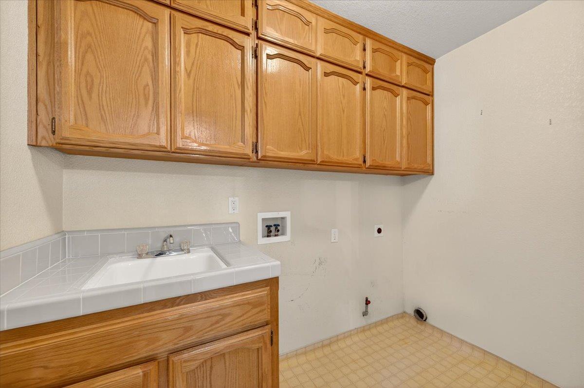 2375 Fallbrook Ave, Clovis, CA 93611