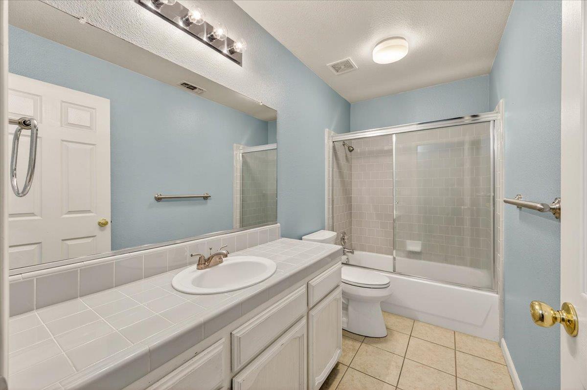 2375 Fallbrook Ave, Clovis, CA 93611
