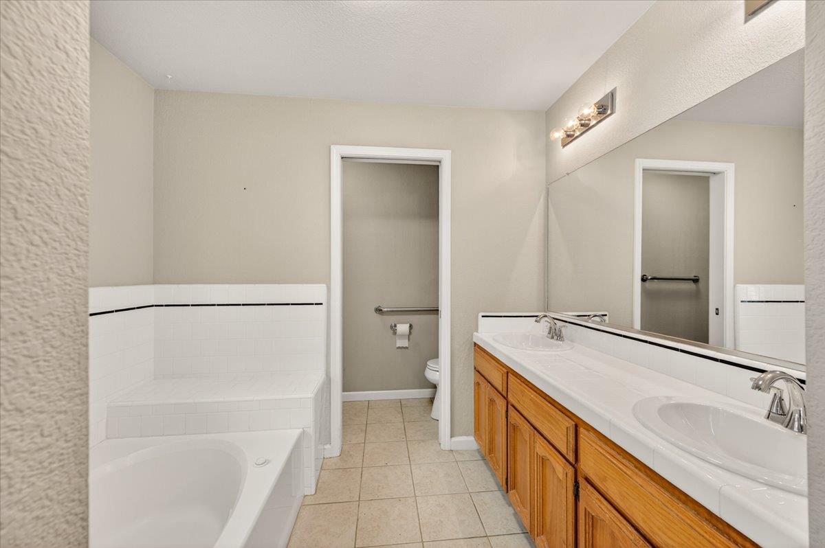 2375 Fallbrook Ave, Clovis, CA 93611