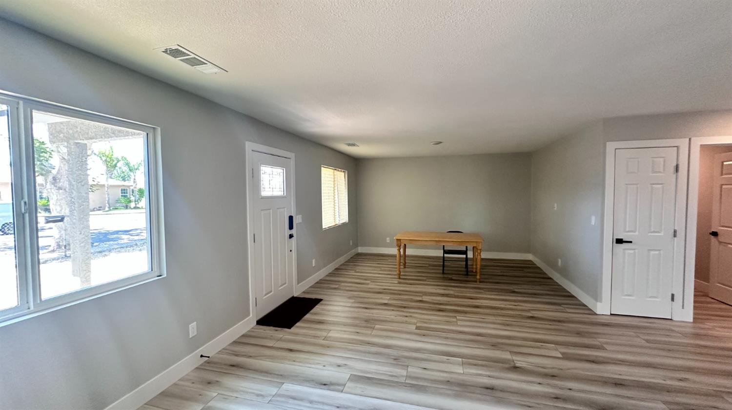 4725 E Lane Ave, Fresno, CA 93702