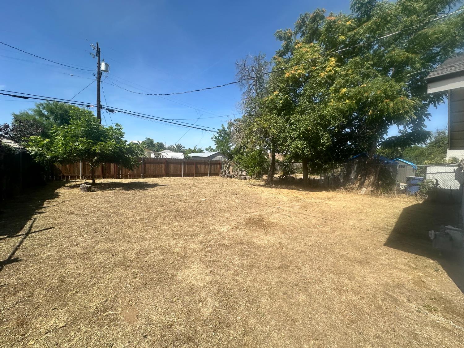 4725 E Lane Ave, Fresno, CA 93702