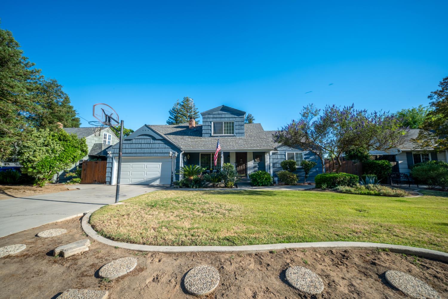 3350 E Griffith Way, Fresno, CA 93726