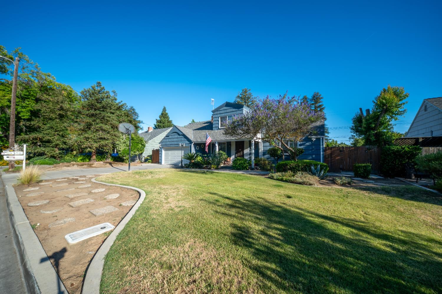 3350 E Griffith Way, Fresno, CA 93726
