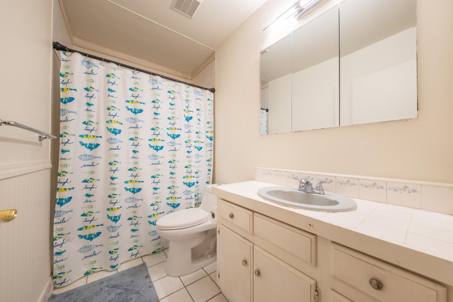 3350 E Griffith Way, Fresno, CA 93726