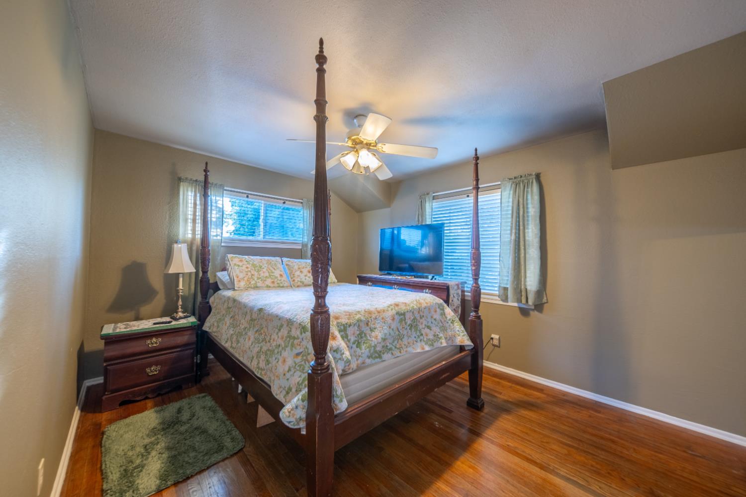 3350 E Griffith Way, Fresno, CA 93726