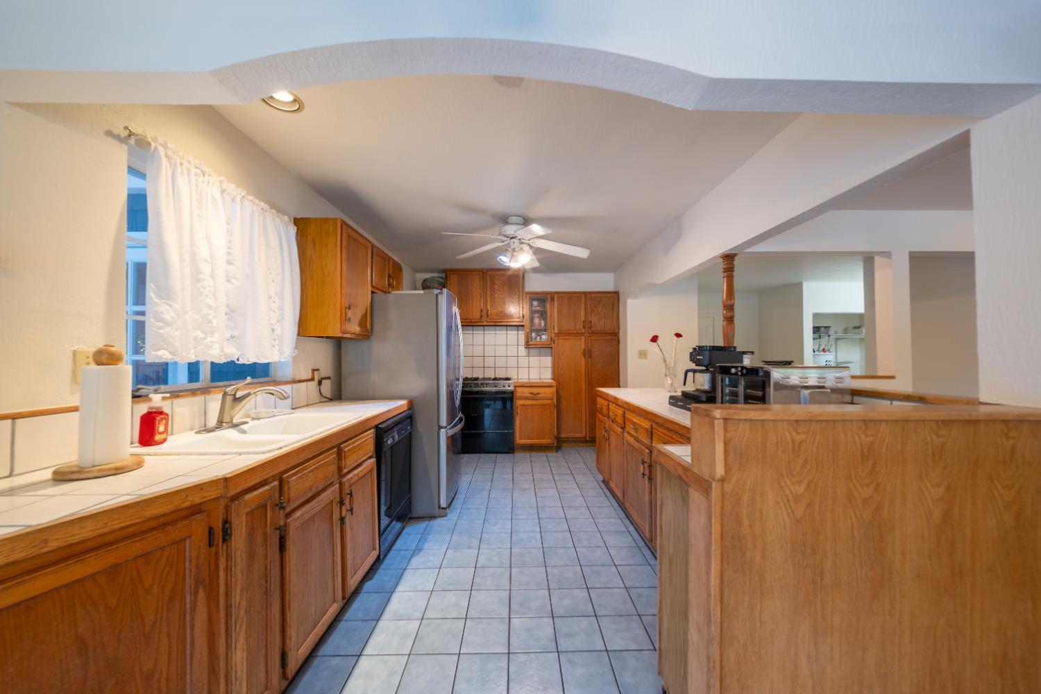 3350 E Griffith Way, Fresno, CA 93726