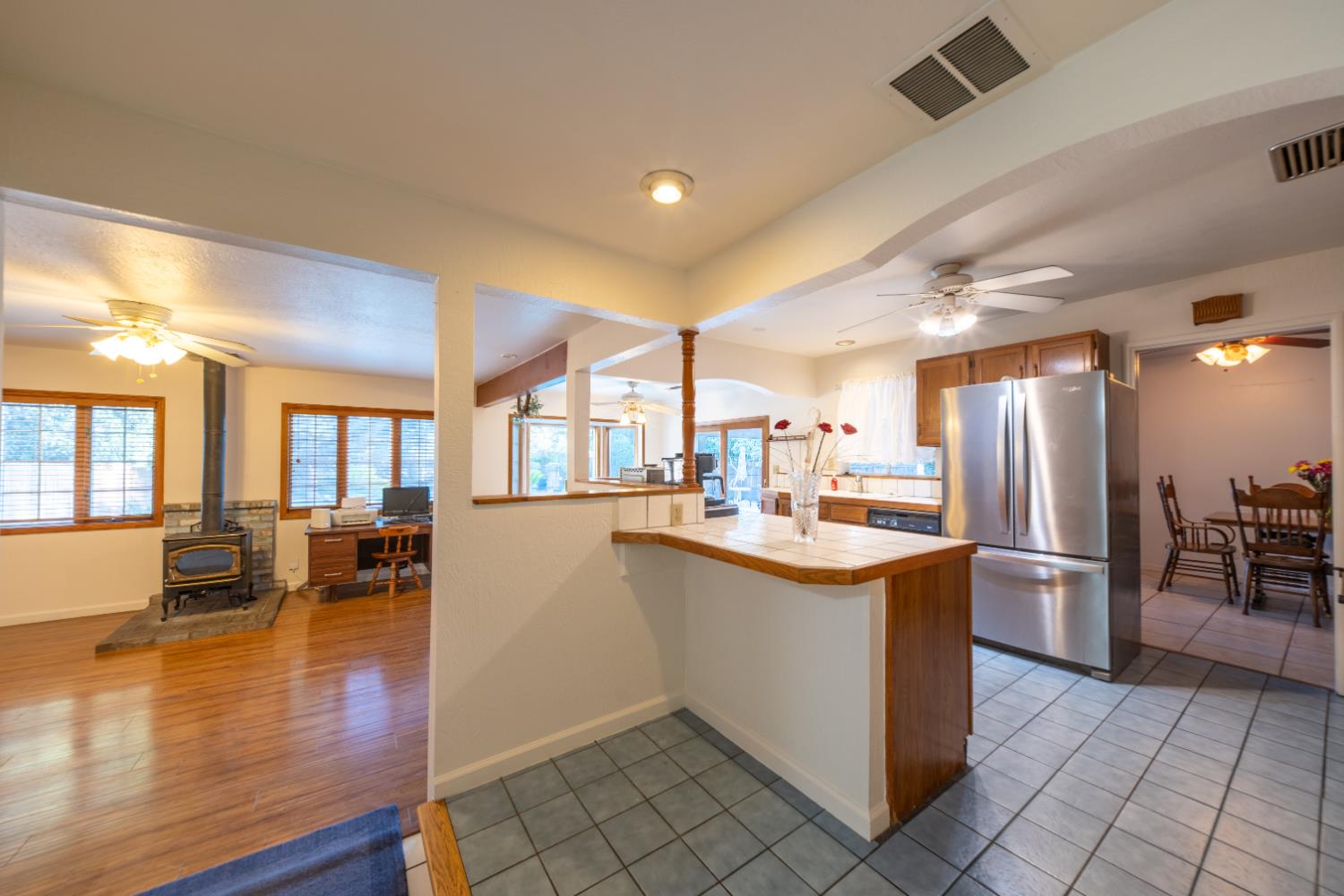 3350 E Griffith Way, Fresno, CA 93726