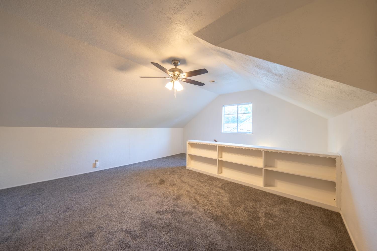 3350 E Griffith Way, Fresno, CA 93726