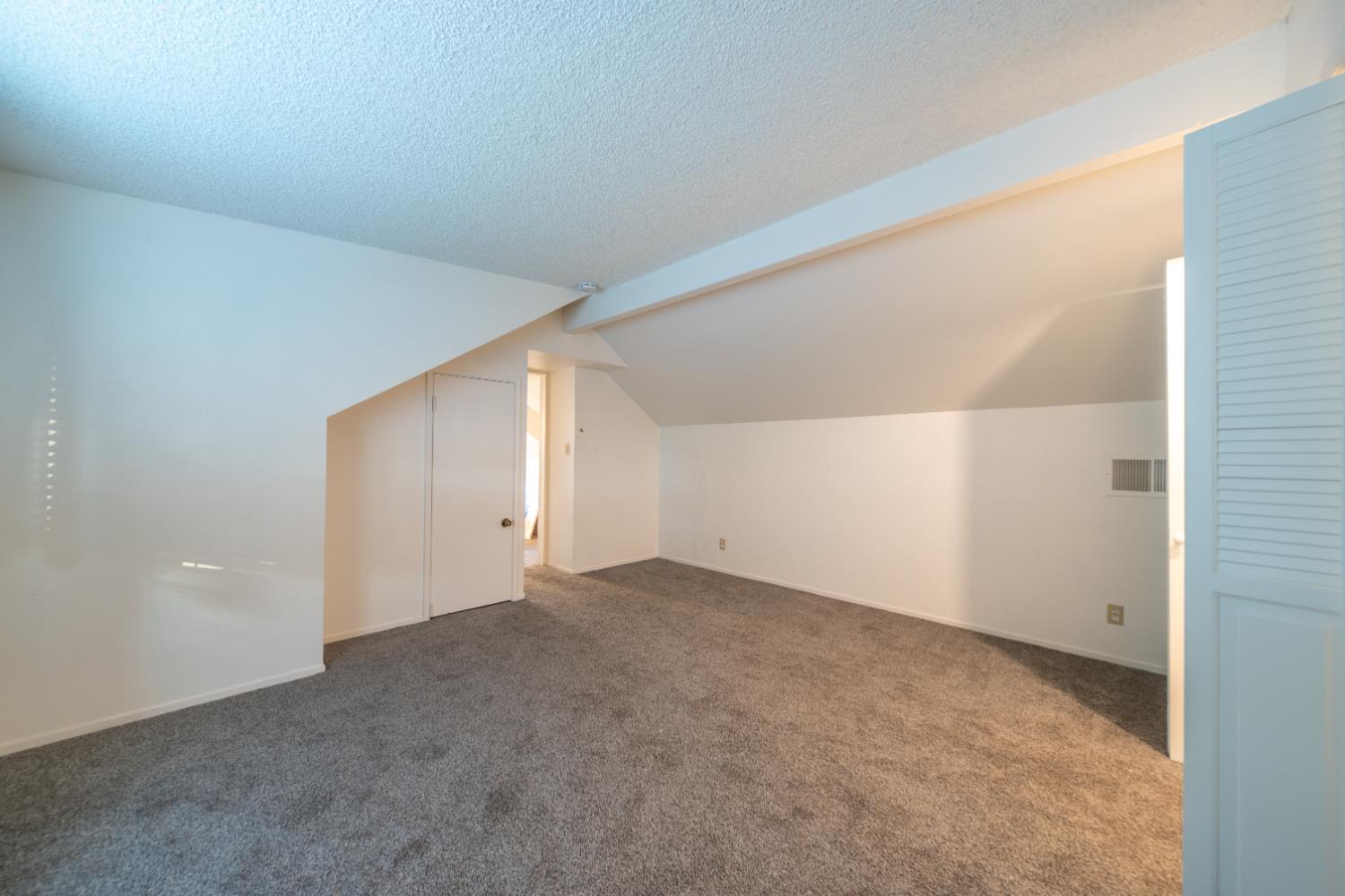 3350 E Griffith Way, Fresno, CA 93726