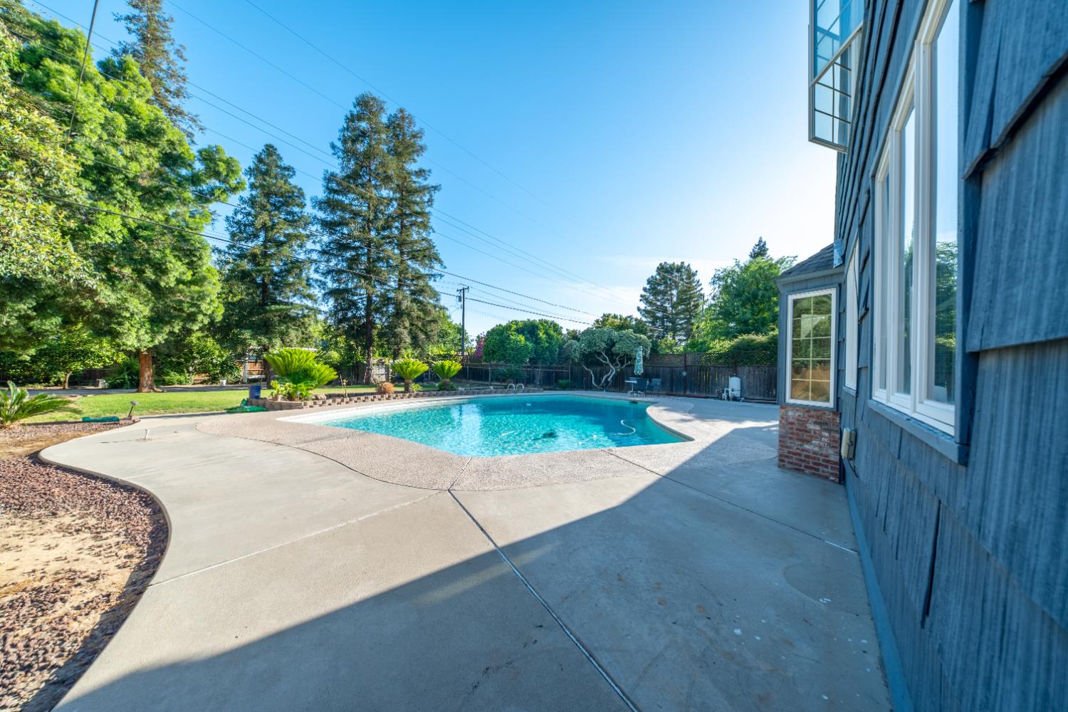3350 E Griffith Way, Fresno, CA 93726