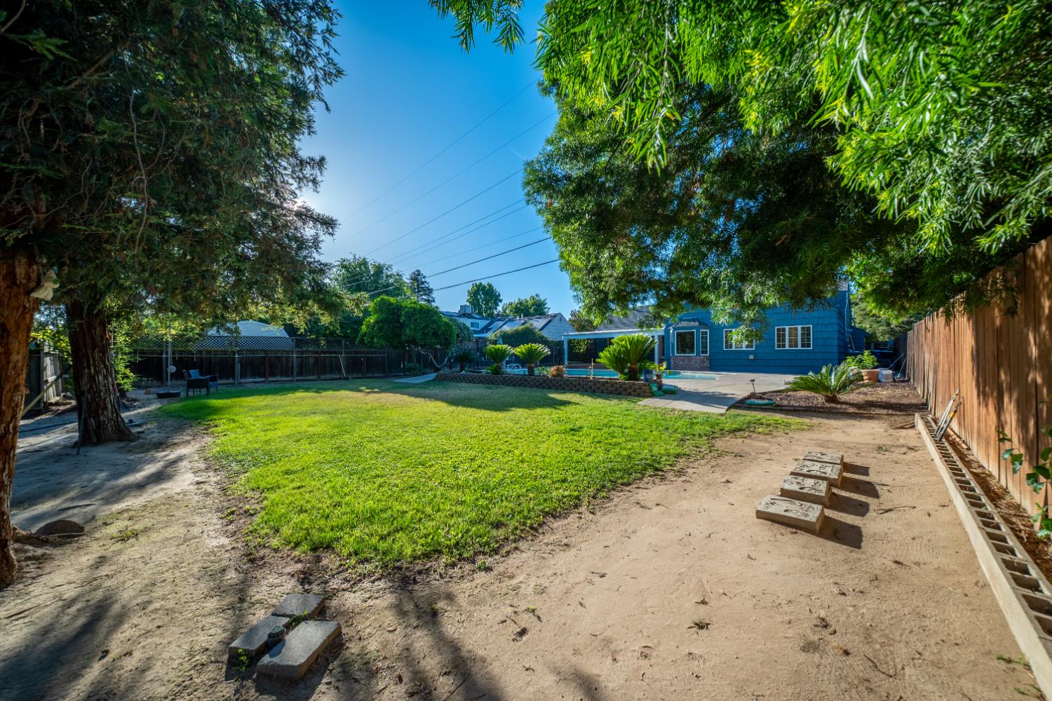 3350 E Griffith Way, Fresno, CA 93726