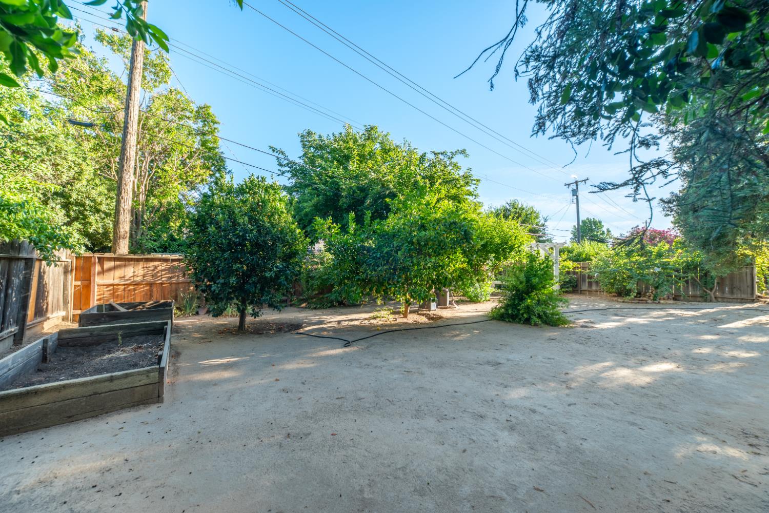 3350 E Griffith Way, Fresno, CA 93726
