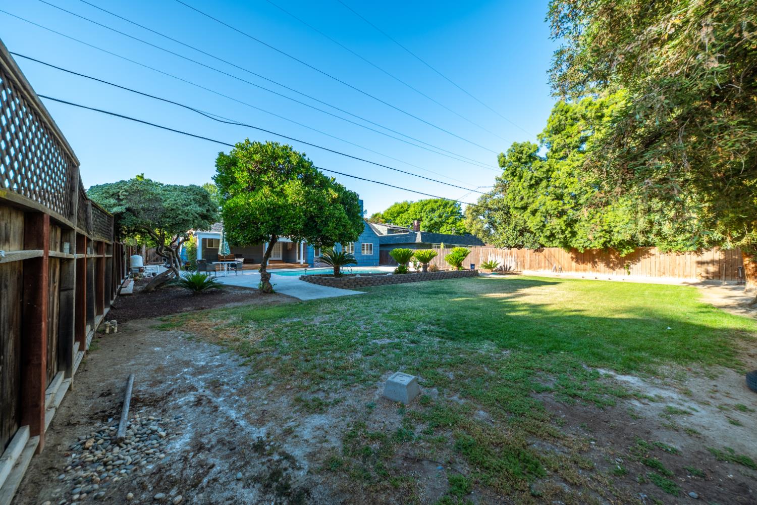 3350 E Griffith Way, Fresno, CA 93726