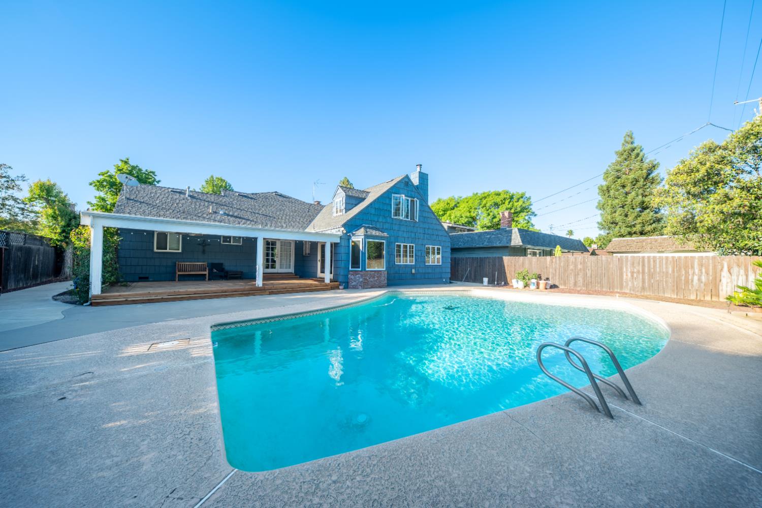 3350 E Griffith Way, Fresno, CA 93726