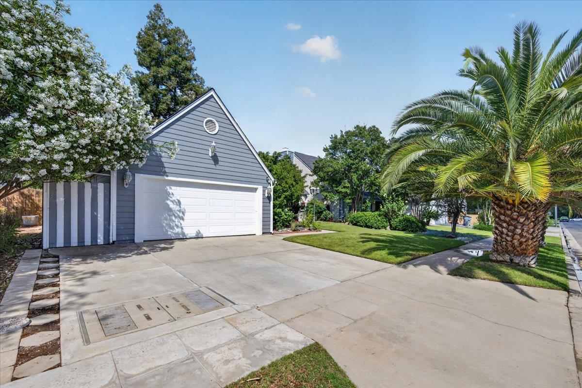 4172 W Regency Ave, Fresno, CA 93722