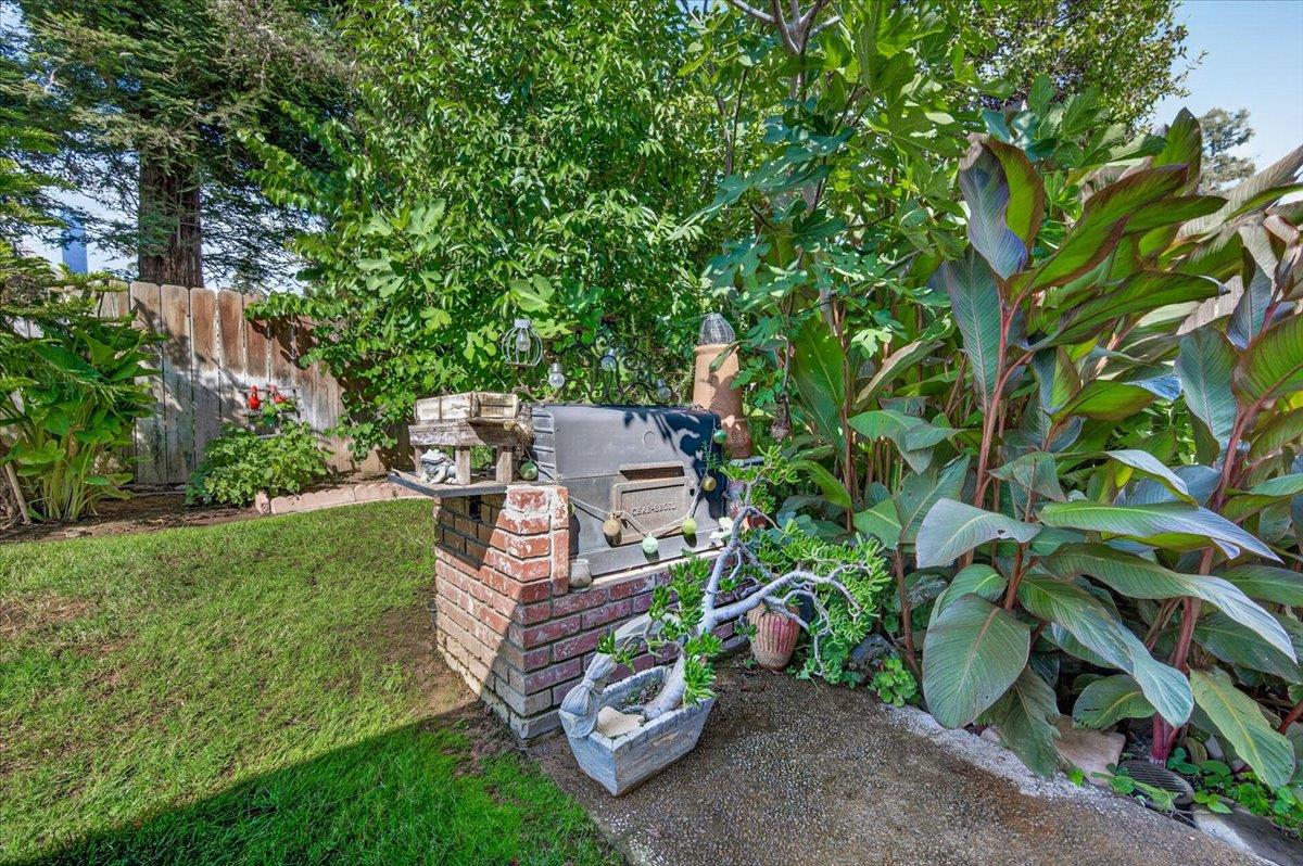 4172 W Regency Ave, Fresno, CA 93722