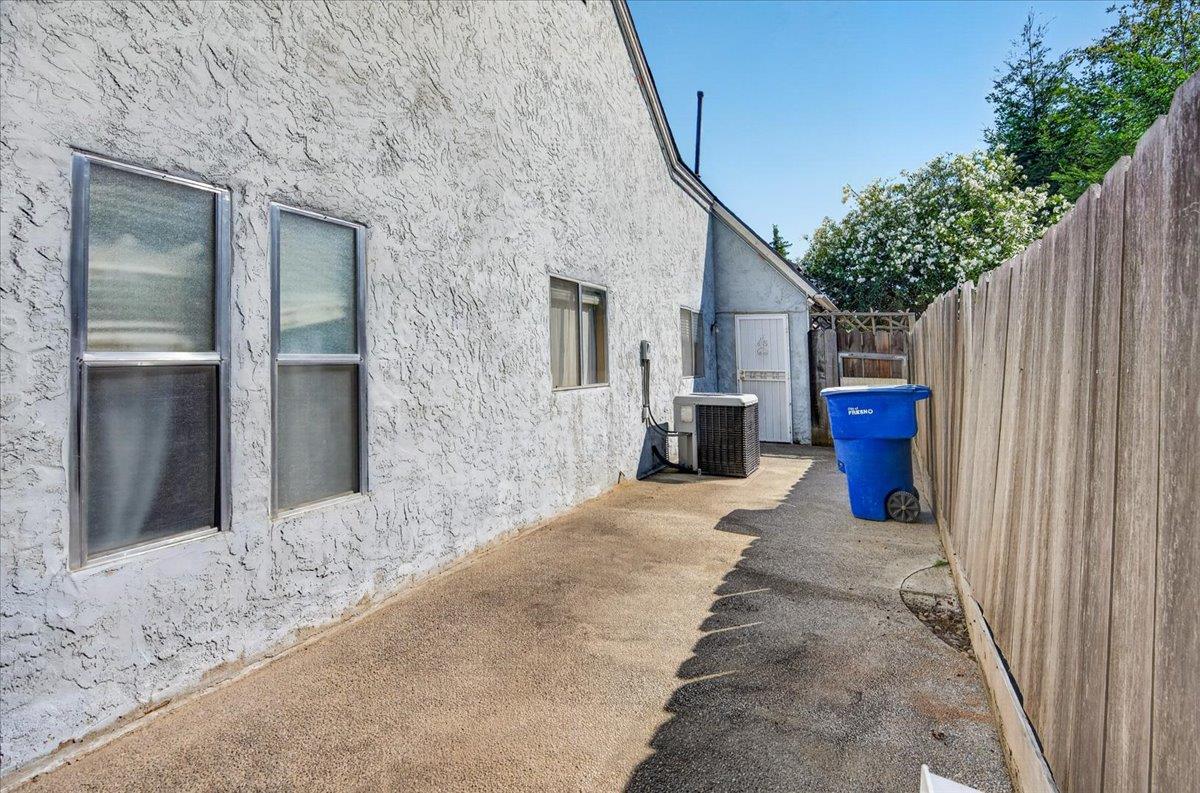 4172 W Regency Ave, Fresno, CA 93722