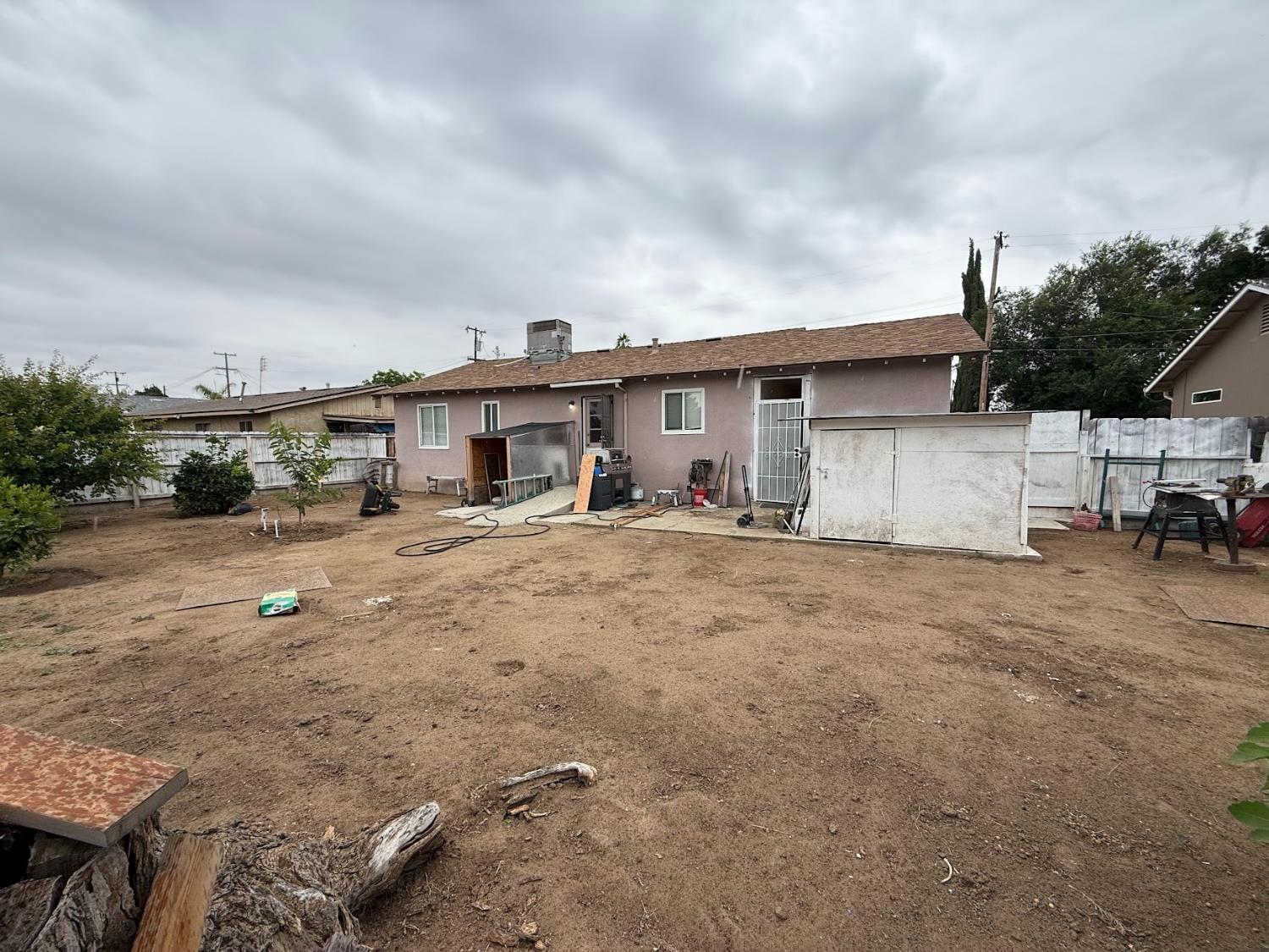 761 S Short Ave, Dinuba, CA 93618