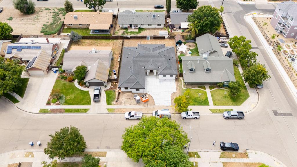 181 Grace Ct, Lemoore, CA 93245