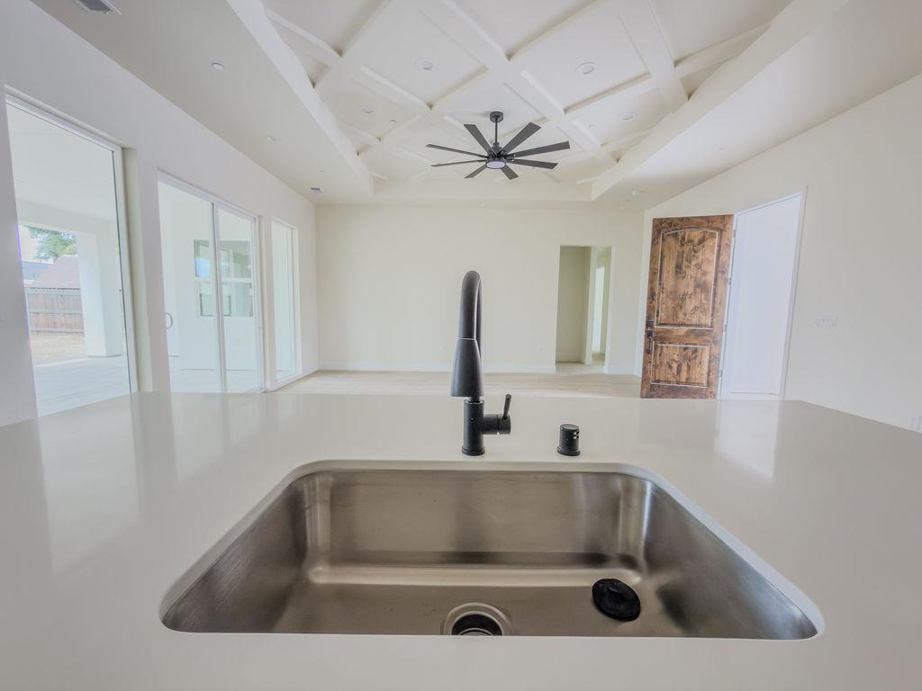 181 Grace Ct, Lemoore, CA 93245