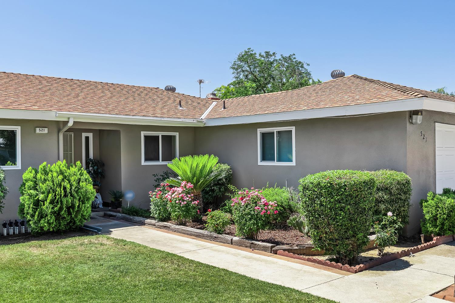 521 E Escalon, Fresno, CA 93711
