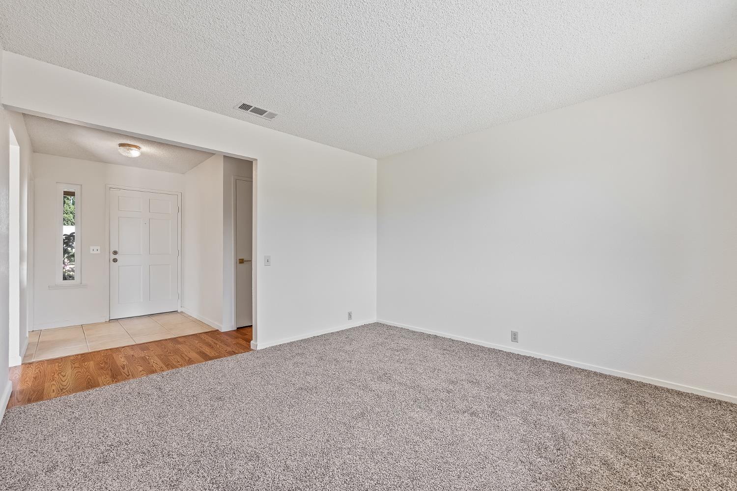 521 E Escalon, Fresno, CA 93711