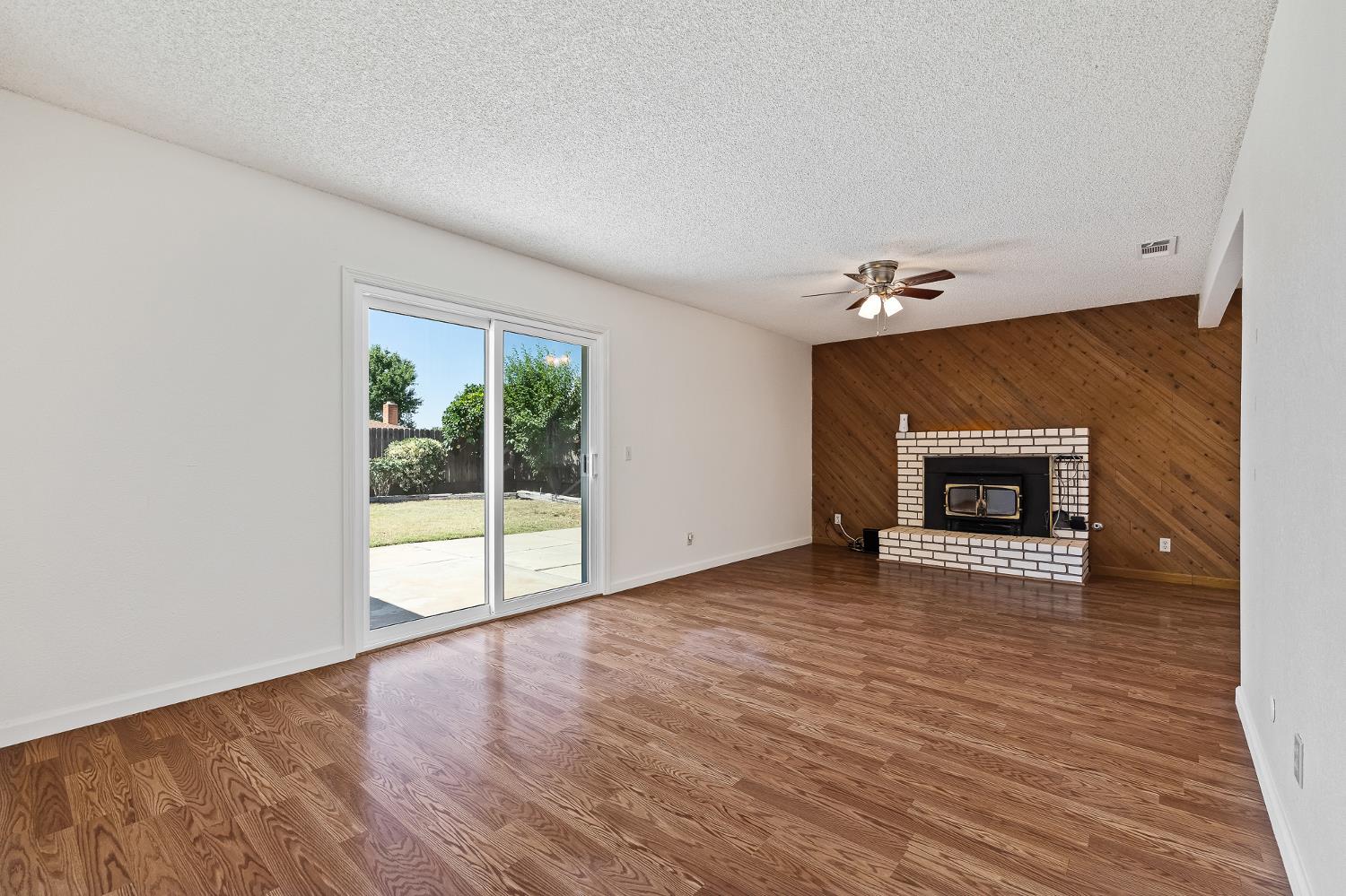 521 E Escalon, Fresno, CA 93711
