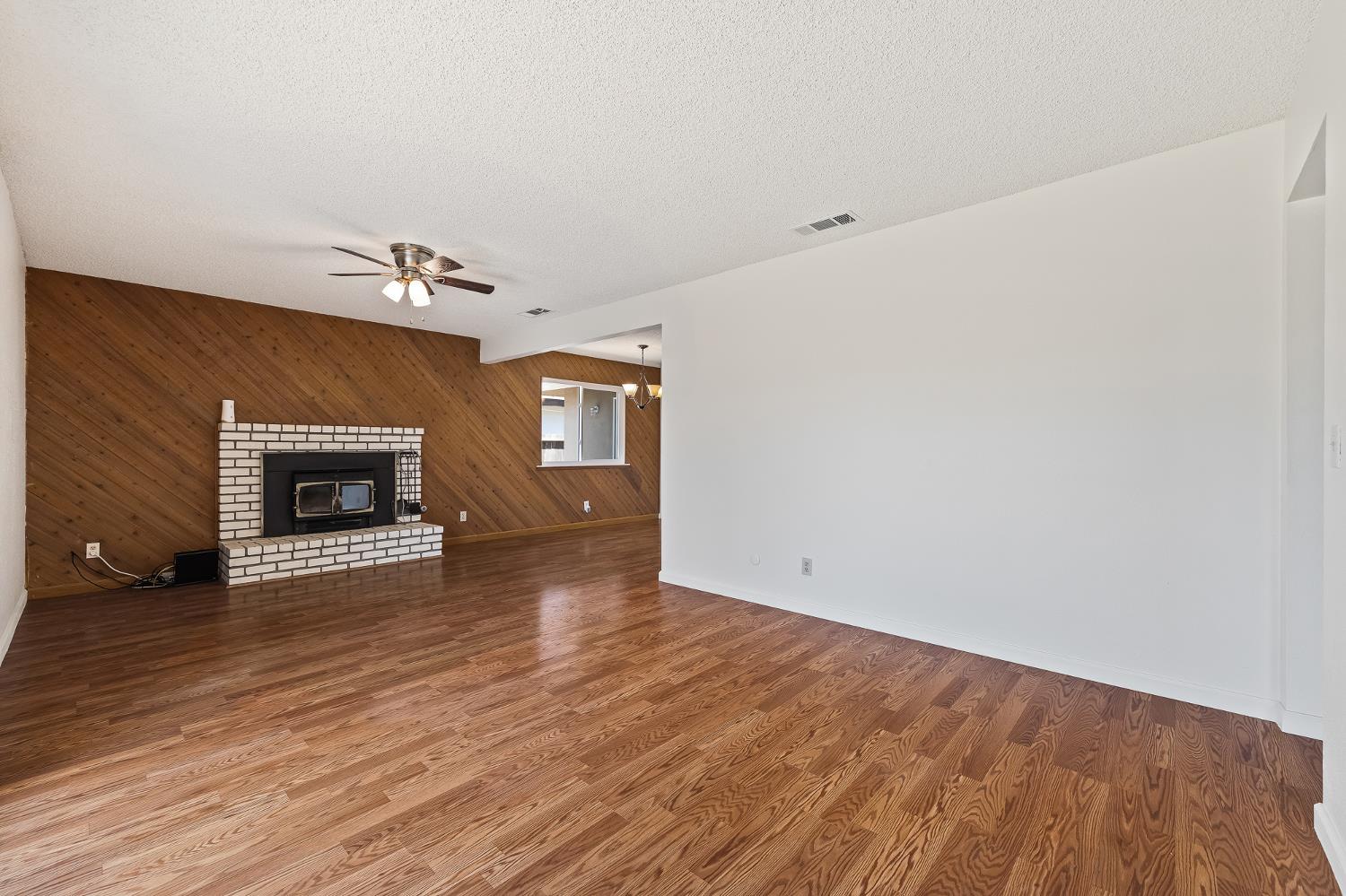 521 E Escalon, Fresno, CA 93711