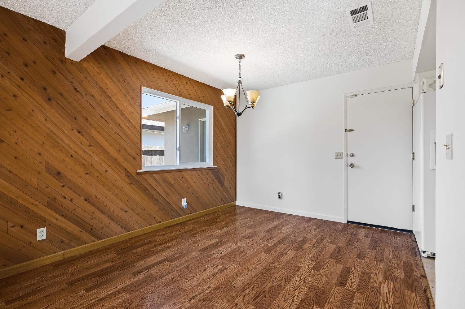 521 E Escalon, Fresno, CA 93711