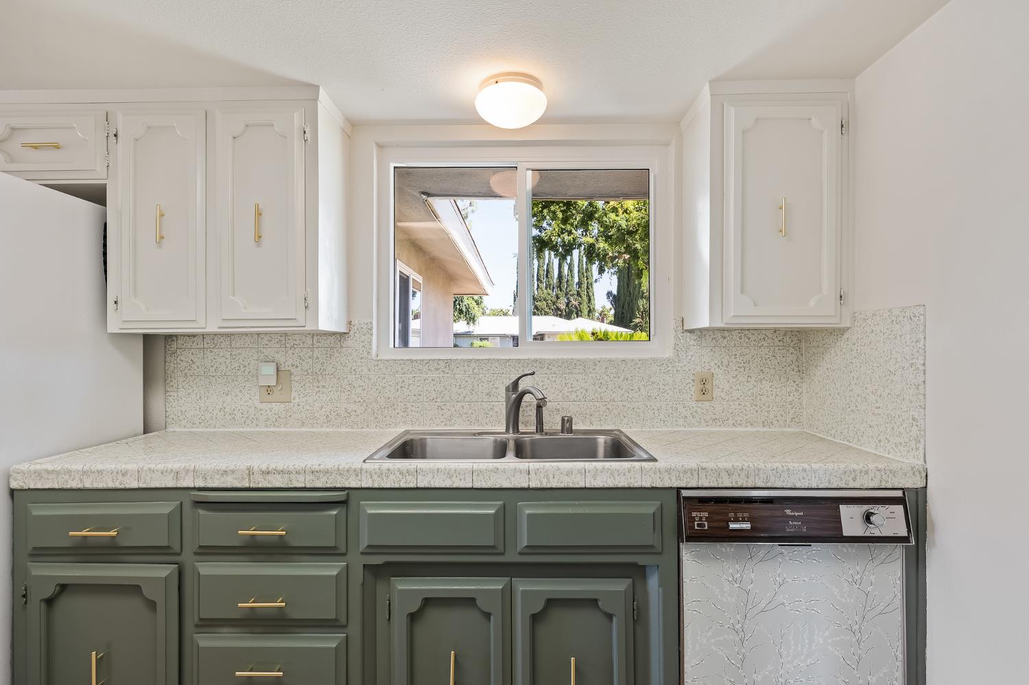 521 E Escalon, Fresno, CA 93711