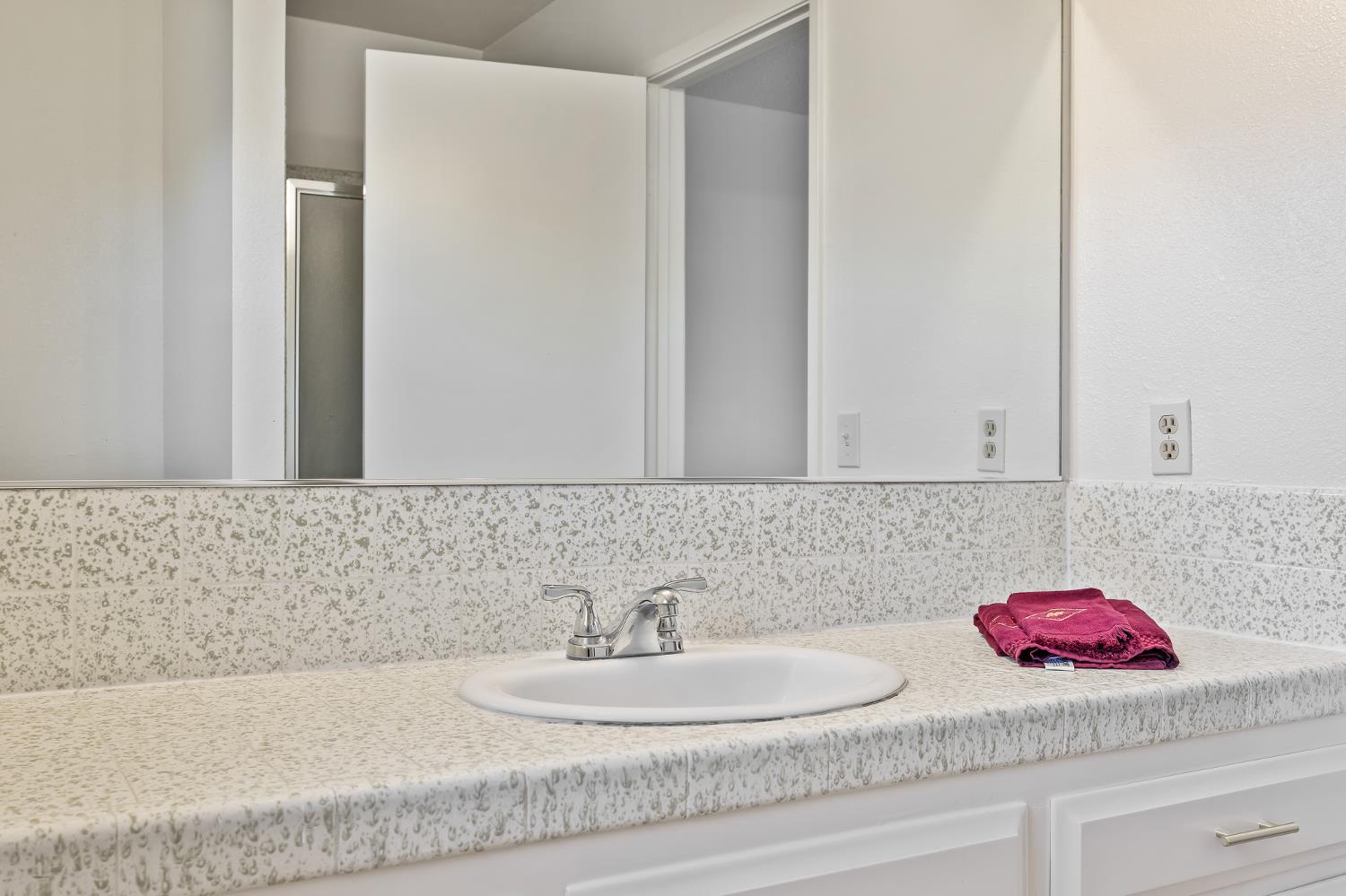 521 E Escalon, Fresno, CA 93711