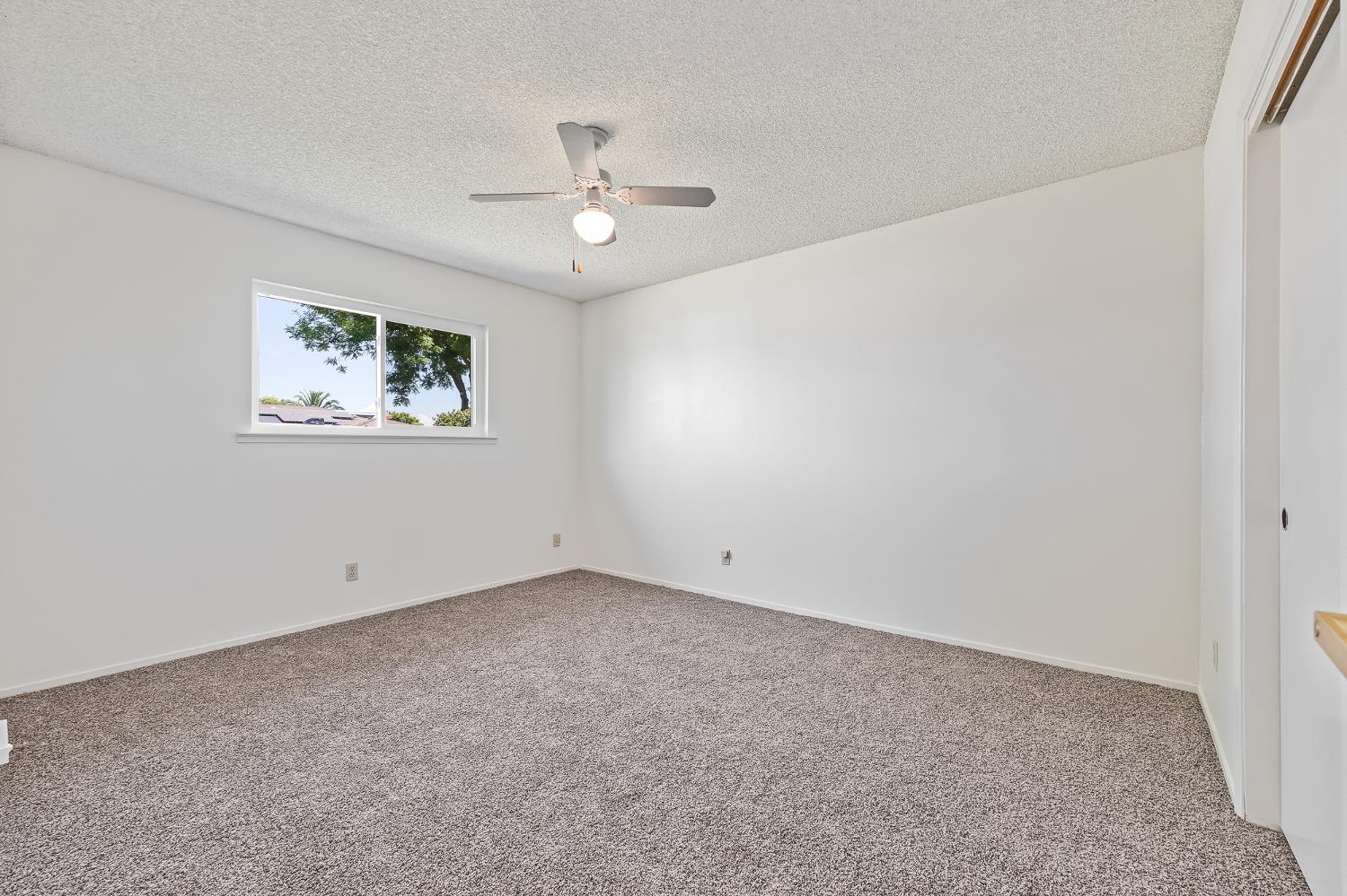 521 E Escalon, Fresno, CA 93711