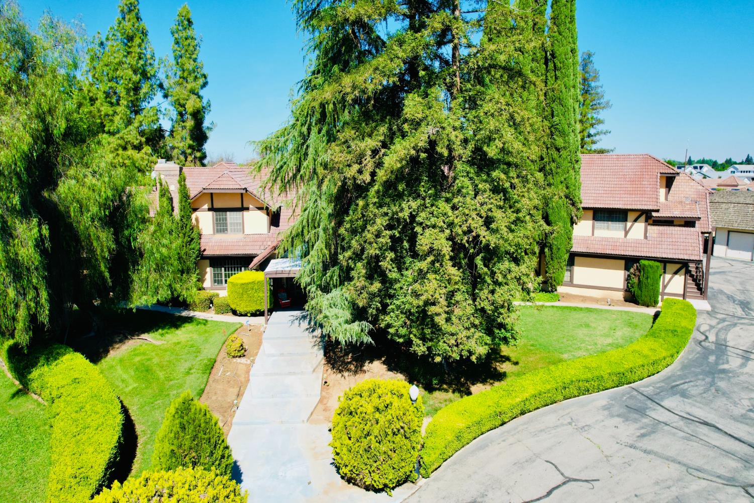 8155 N Fowler Ave, Clovis, CA 93619