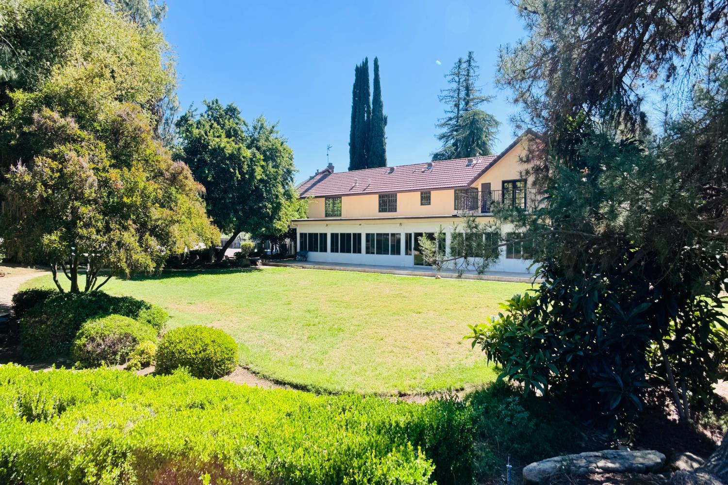 8155 N Fowler Ave, Clovis, CA 93619