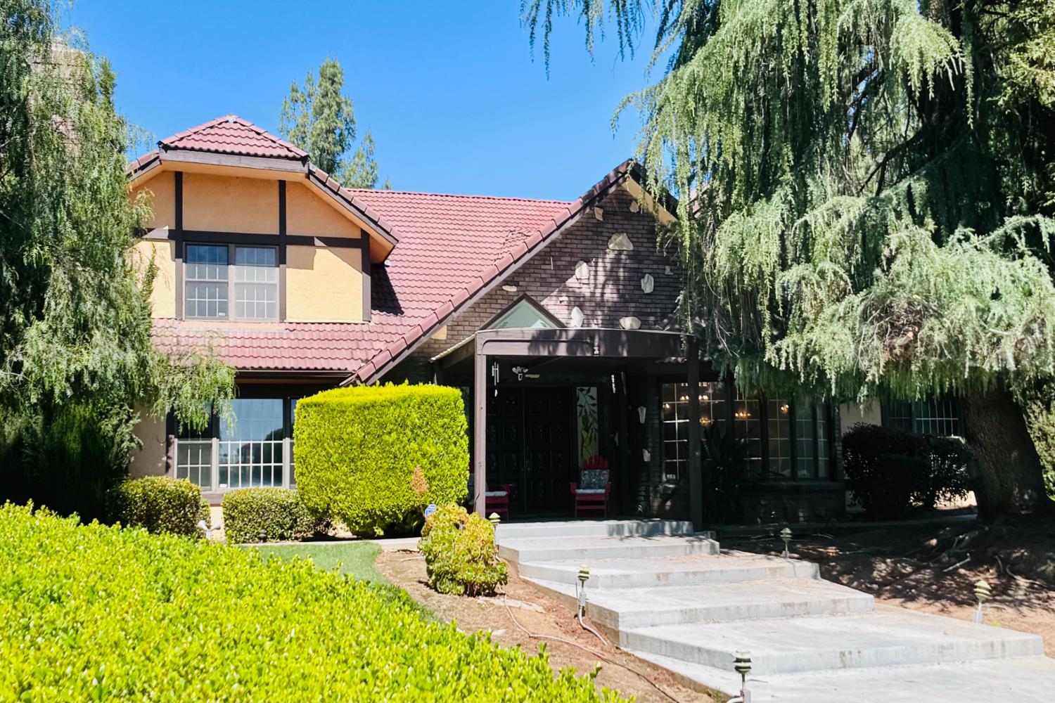 8155 N Fowler Ave, Clovis, CA 93619