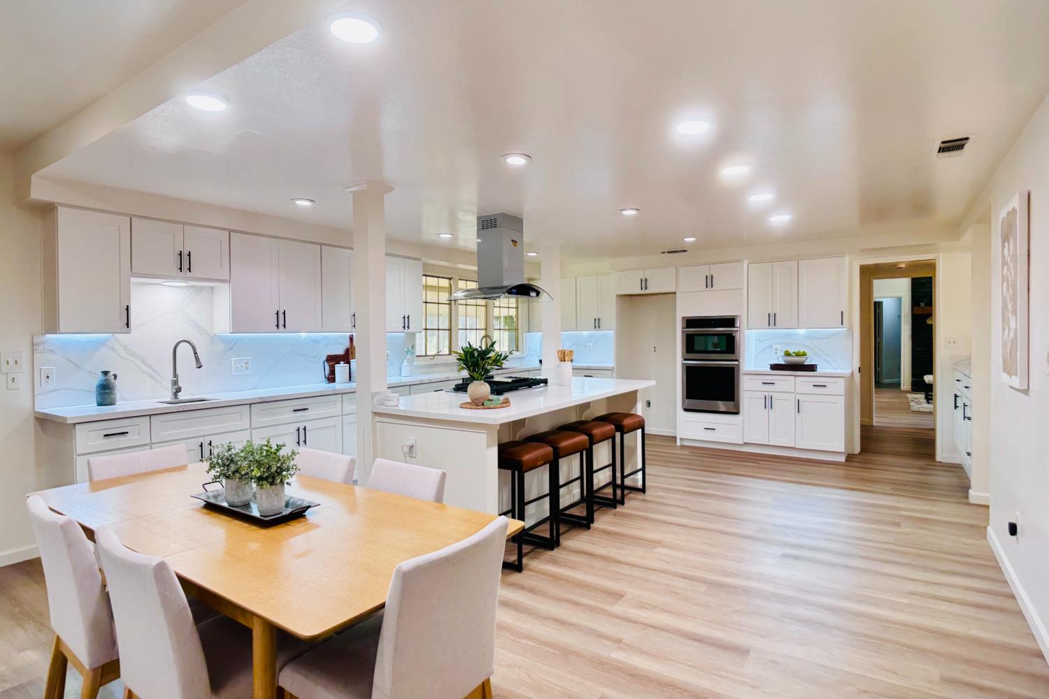 8155 N Fowler Ave, Clovis, CA 93619