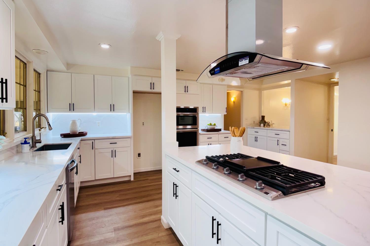 8155 N Fowler Ave, Clovis, CA 93619