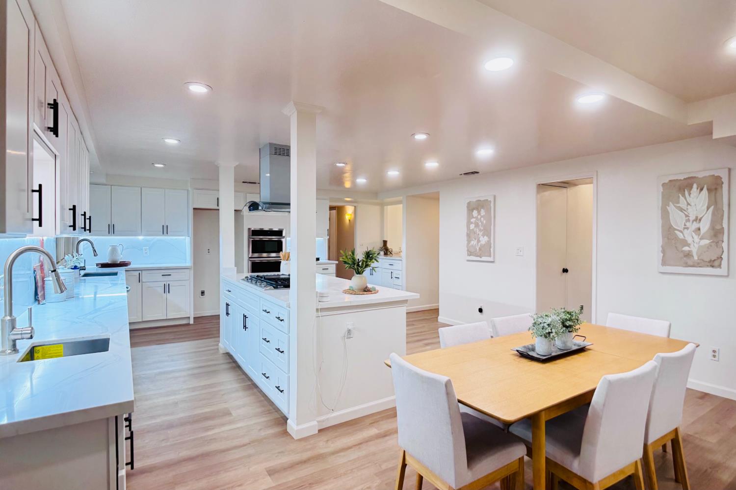 8155 N Fowler Ave, Clovis, CA 93619