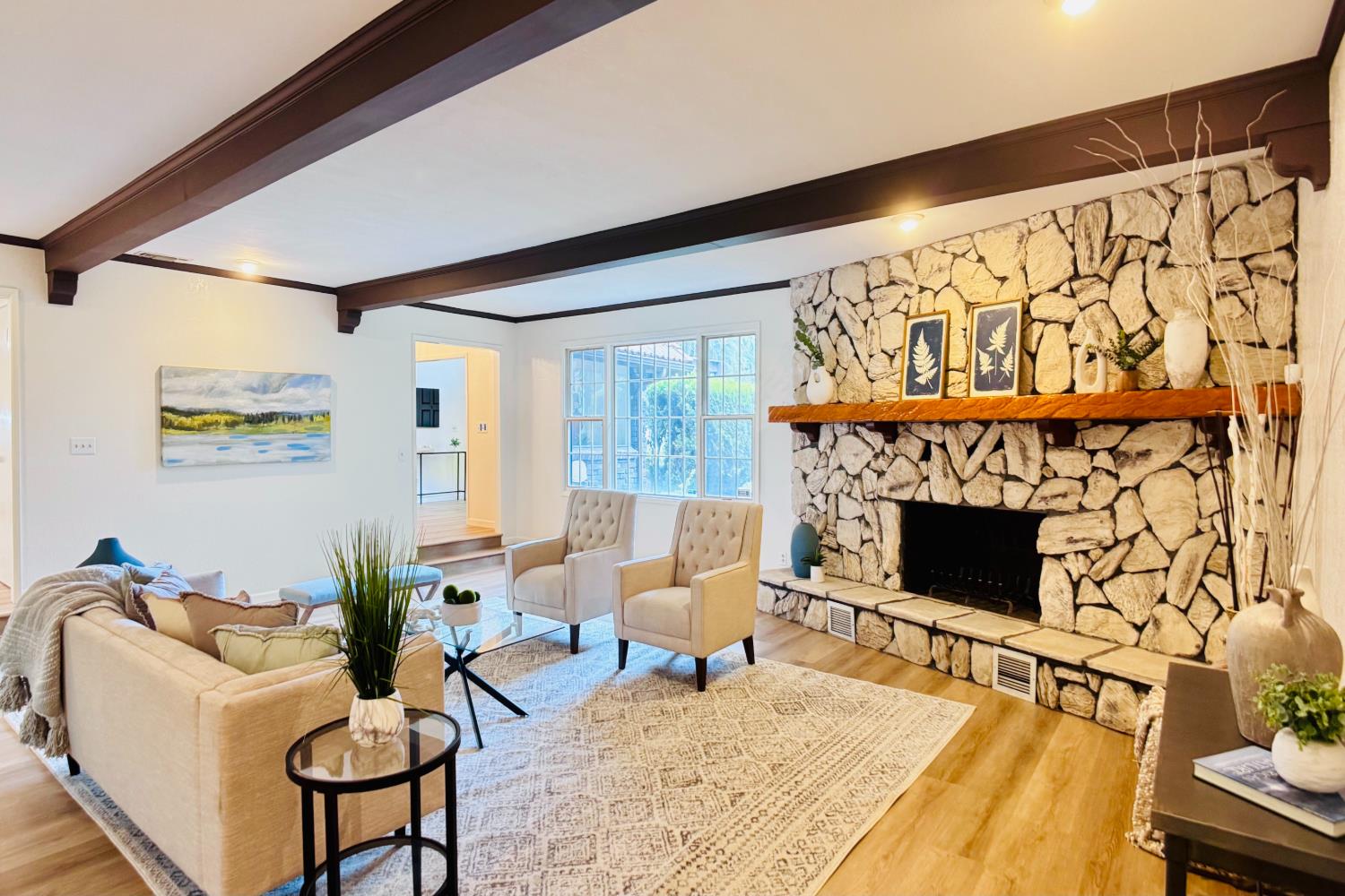 8155 N Fowler Ave, Clovis, CA 93619