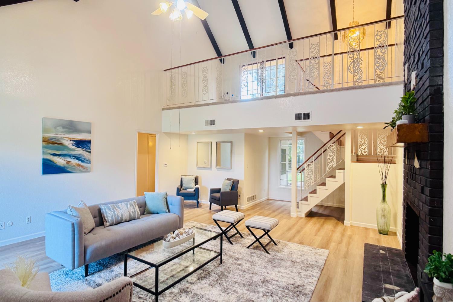 8155 N Fowler Ave, Clovis, CA 93619