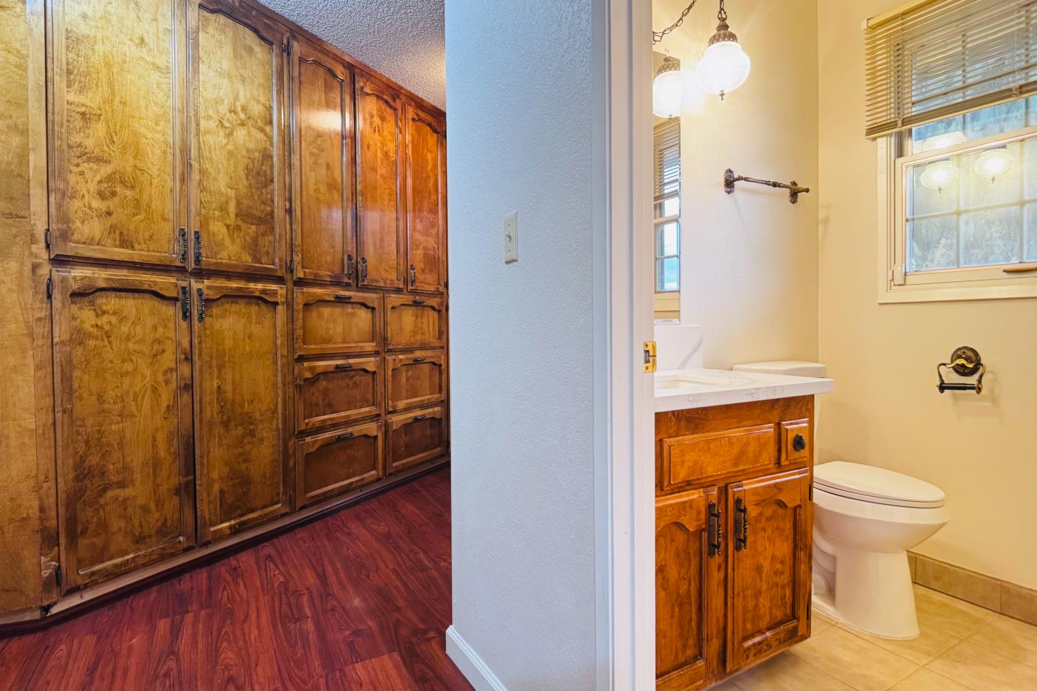 8155 N Fowler Ave, Clovis, CA 93619