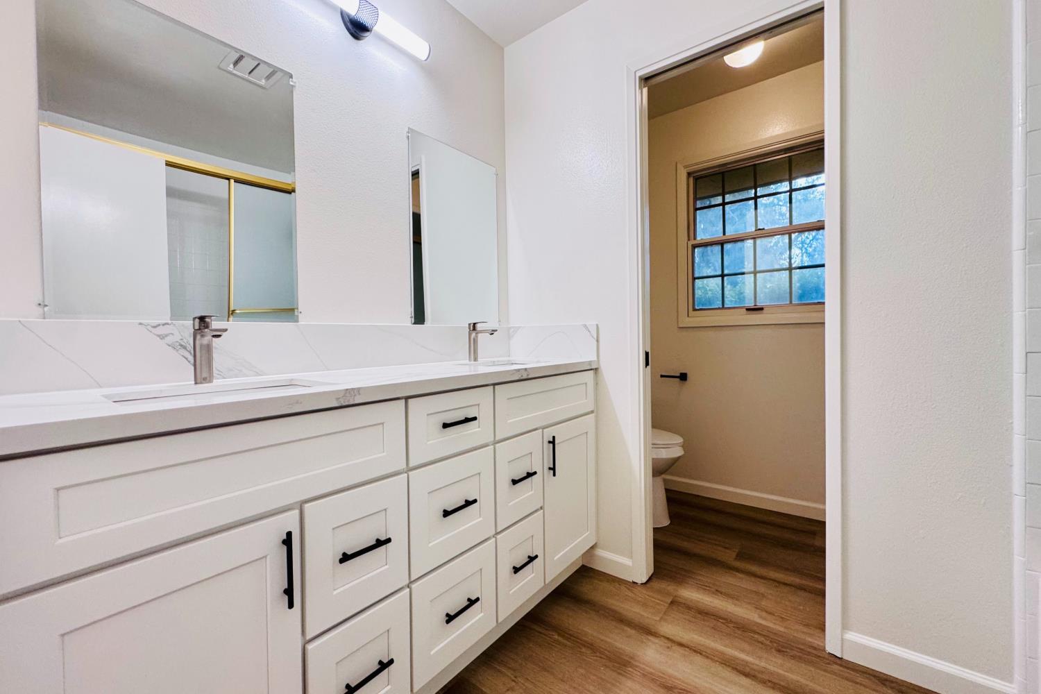 8155 N Fowler Ave, Clovis, CA 93619