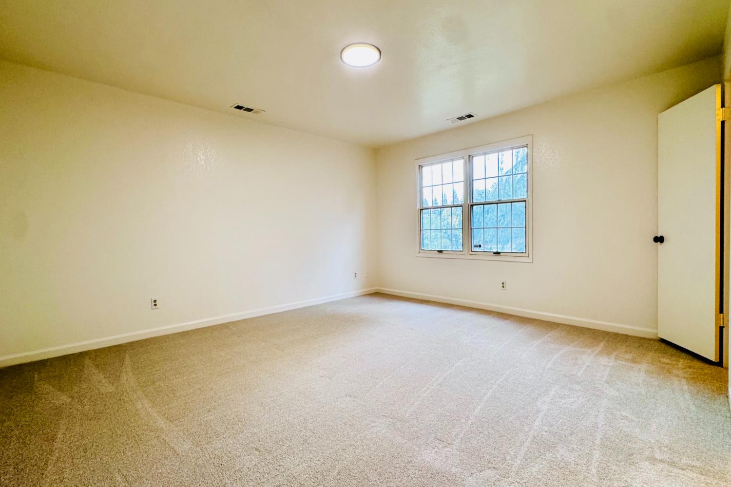 8155 N Fowler Ave, Clovis, CA 93619