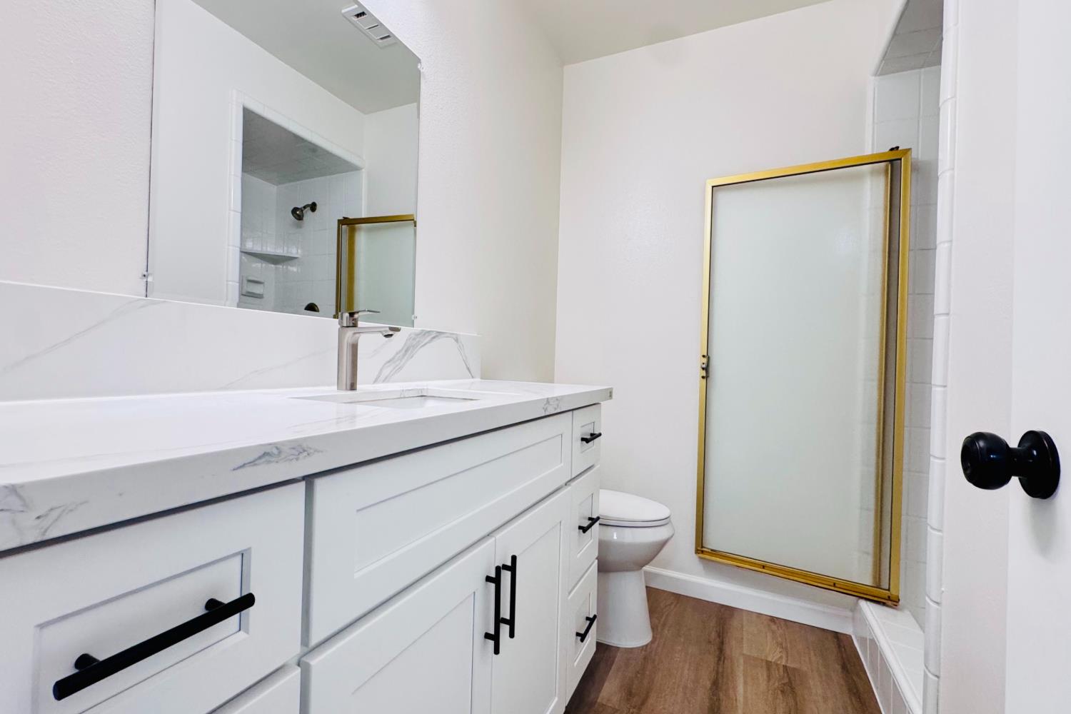 8155 N Fowler Ave, Clovis, CA 93619
