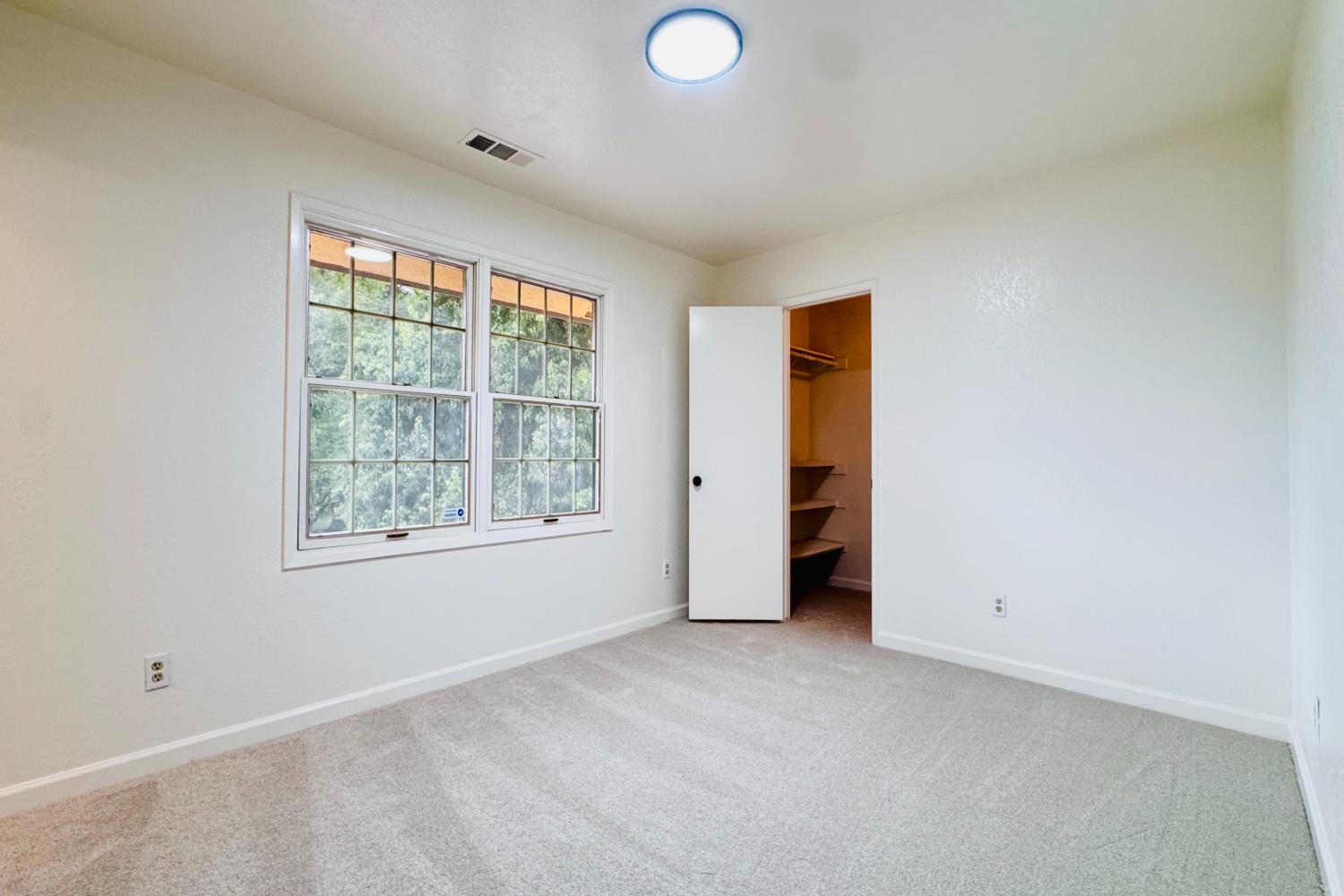8155 N Fowler Ave, Clovis, CA 93619